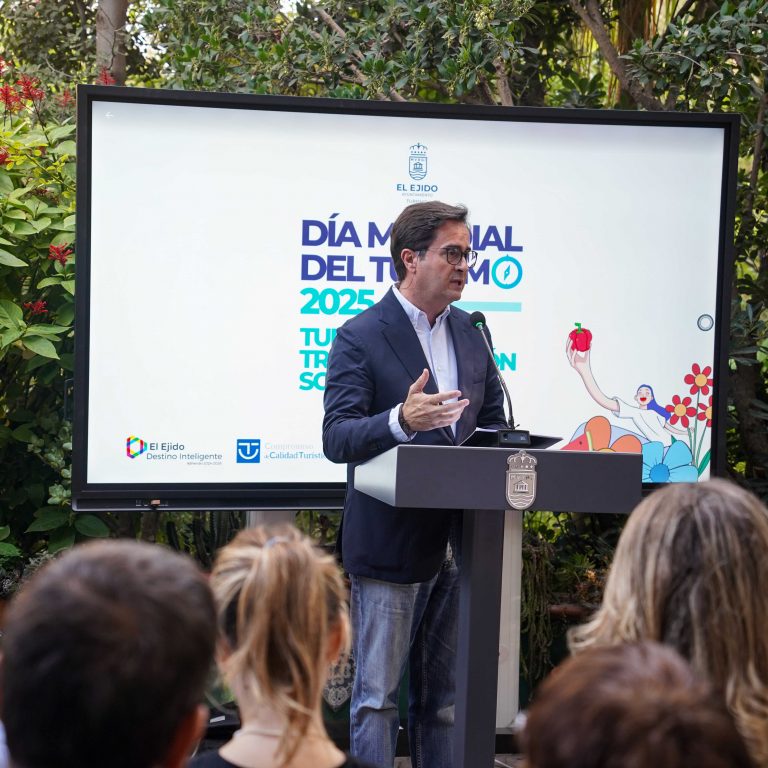 El Ejido apuesta por un modelo de turismo que combine desarrollo económico, progreso social y protección del entorno