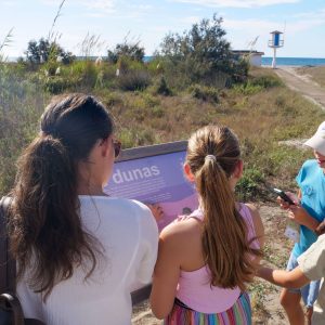El Ejido celebra con un gran éxito el Día Mundial del Turismo recorriendo en familia enclaves únicos de Balerma, Guardias Viejas y Almerimar