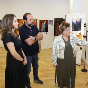 Ya se puede visitar la exposición de pintura ‘Retrospectiva Carmen Luna’