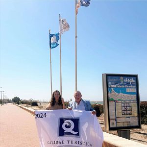 Visita del director general del ICTE a El Ejido para certificar el distintivo de Q de Calidad Turística de las playas