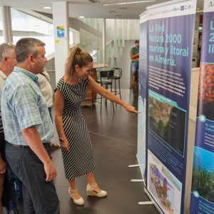 La educación ambiental y la concienciación sobre el cuidado del mar y el litoral llegan al Mercado de Abastos