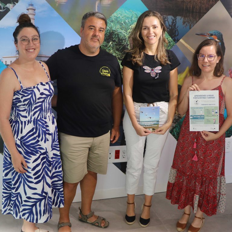 Turismo programa itinerarios guiados para toda la familia durante el verano para conocer Punta Entinas-Sabinar